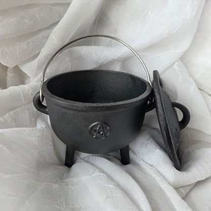 Pentacle Cauldron With Lid